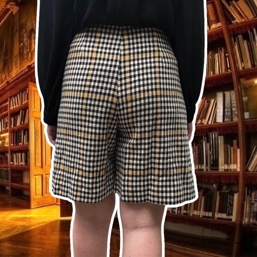 True Vintage Early 1960s Evan-Picone High-Waist Wool Skort with Buttons, Size 8 - Picture 2 of 8